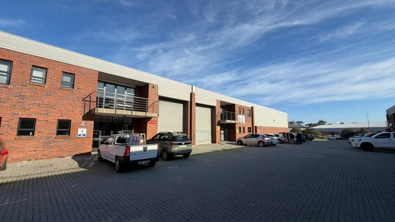 Unit 4 Oro Park Three, Blaauwberg Industrial Park, Killarney Gardens, Milnerton — 500m² Warehouse To Let in Blaauwberg Industrial Park