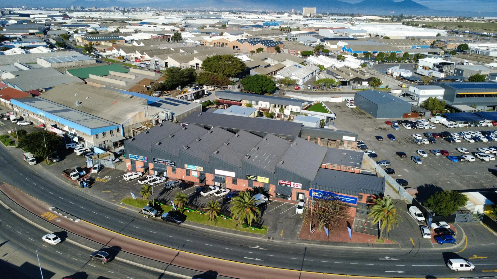 Unit 10, 9 Montague Drive, Montague Gardens, Milnerton — 163m2 Warehouse To Let In Montague Gardens